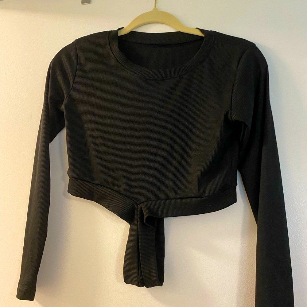 Black knit crop top